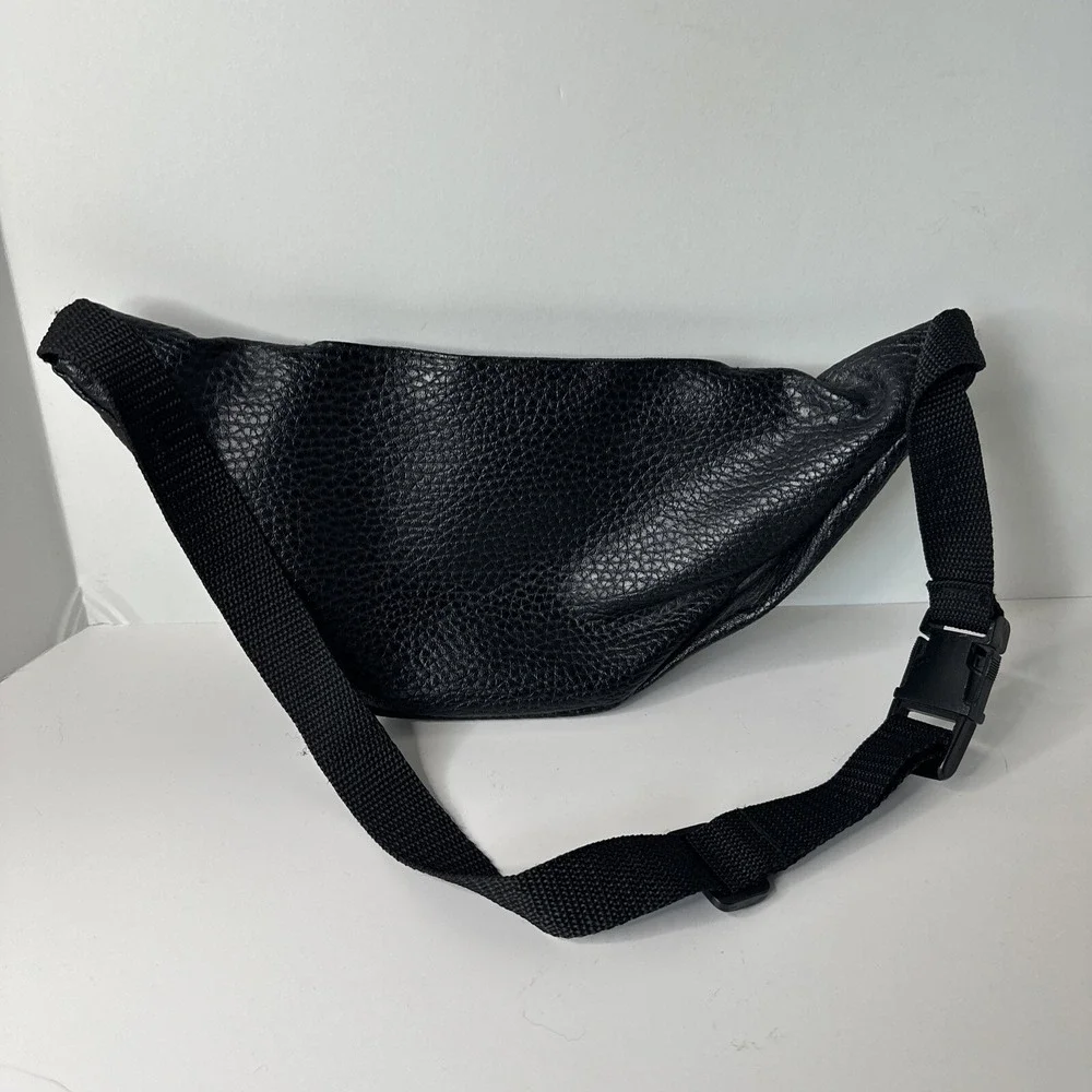 Vintage B'KLYN New York Fanny Pack -  Black Nylon. Very‎ Nice Condition.